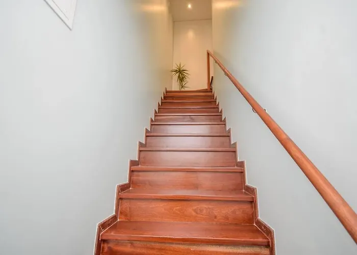 Charming Seaside Apartment - 1 Min From The Beach